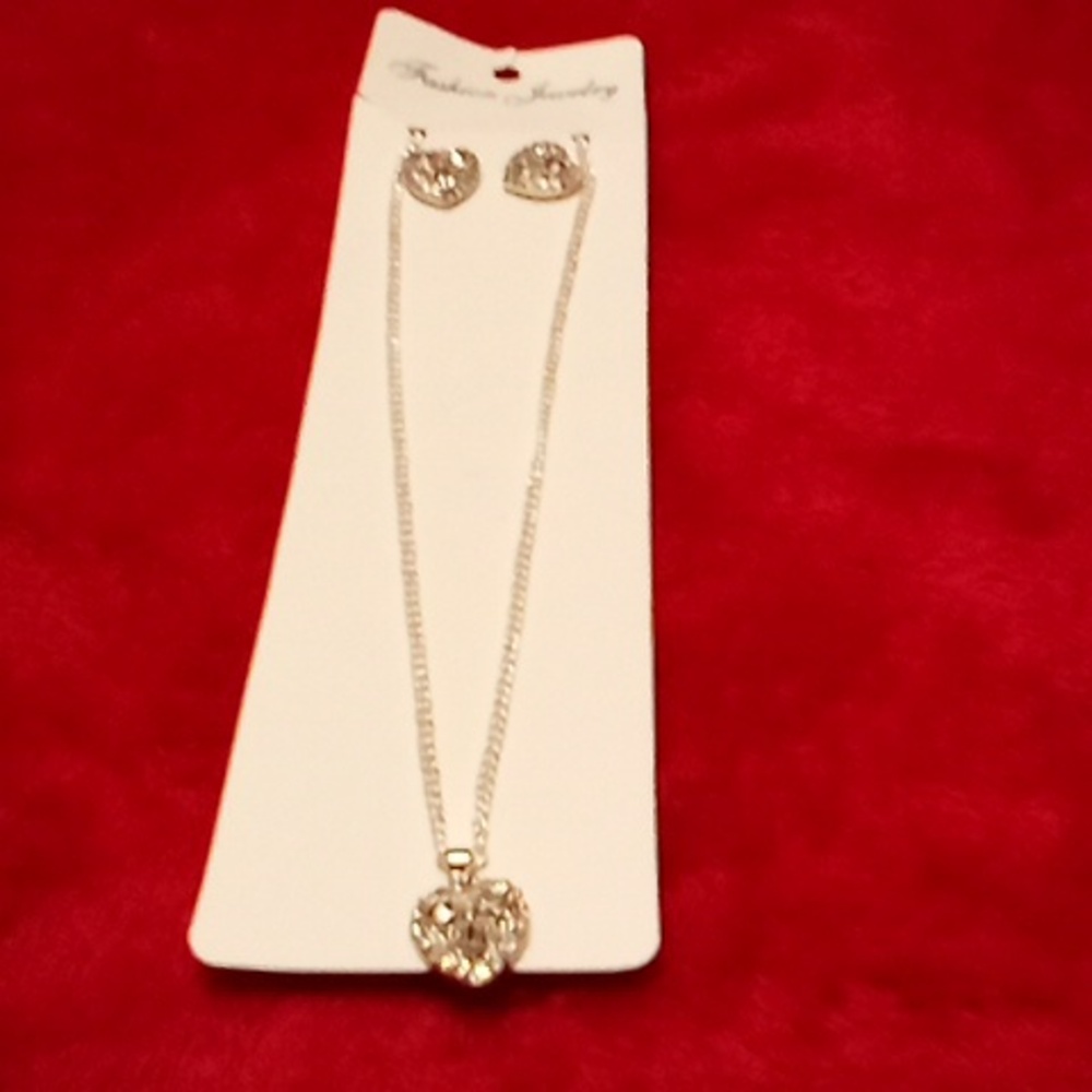 Silver diamond heart necklace with earrings